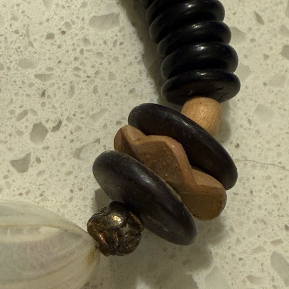 Vintage 1980s Black Wood Disc and Mother of Pearl Necklace, Boho, Eclectic Beach - Picture 8 of 13